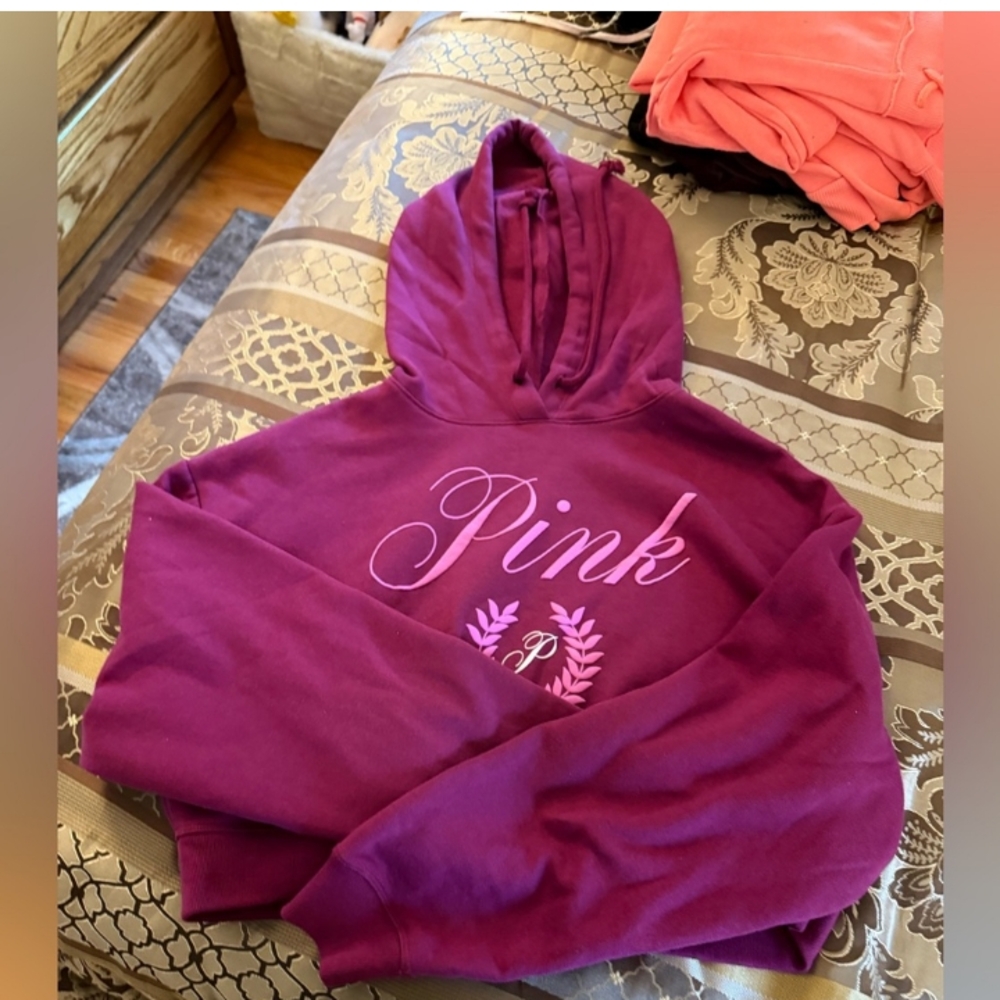 PINK Victoria's Secret Magenta Cropped Hoodie.. Excellent New Condition!